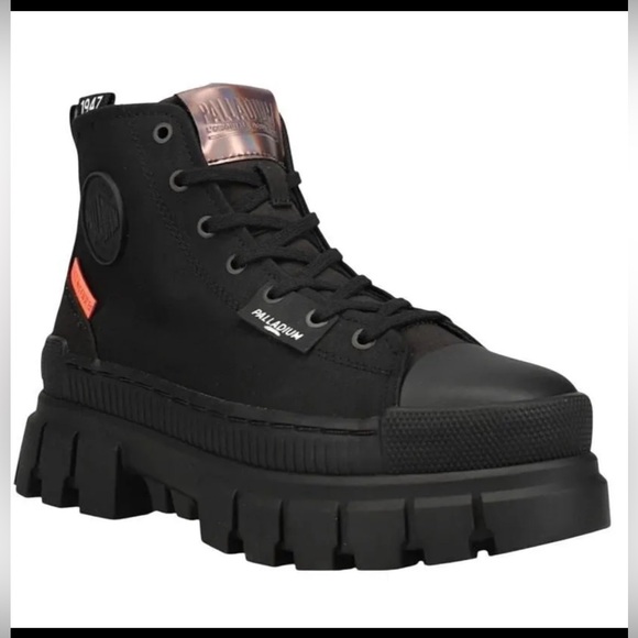 NWT Palladium HI TX All Black Boots Size 6.5 womens - Picture 1 of 5